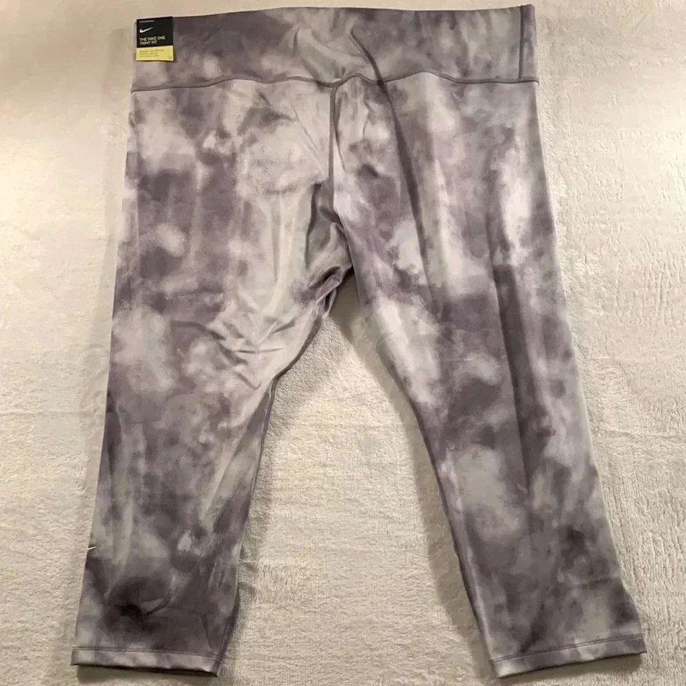*NEW* Women's Nike One Mid-Rise Leggings - Picture 5 of 8